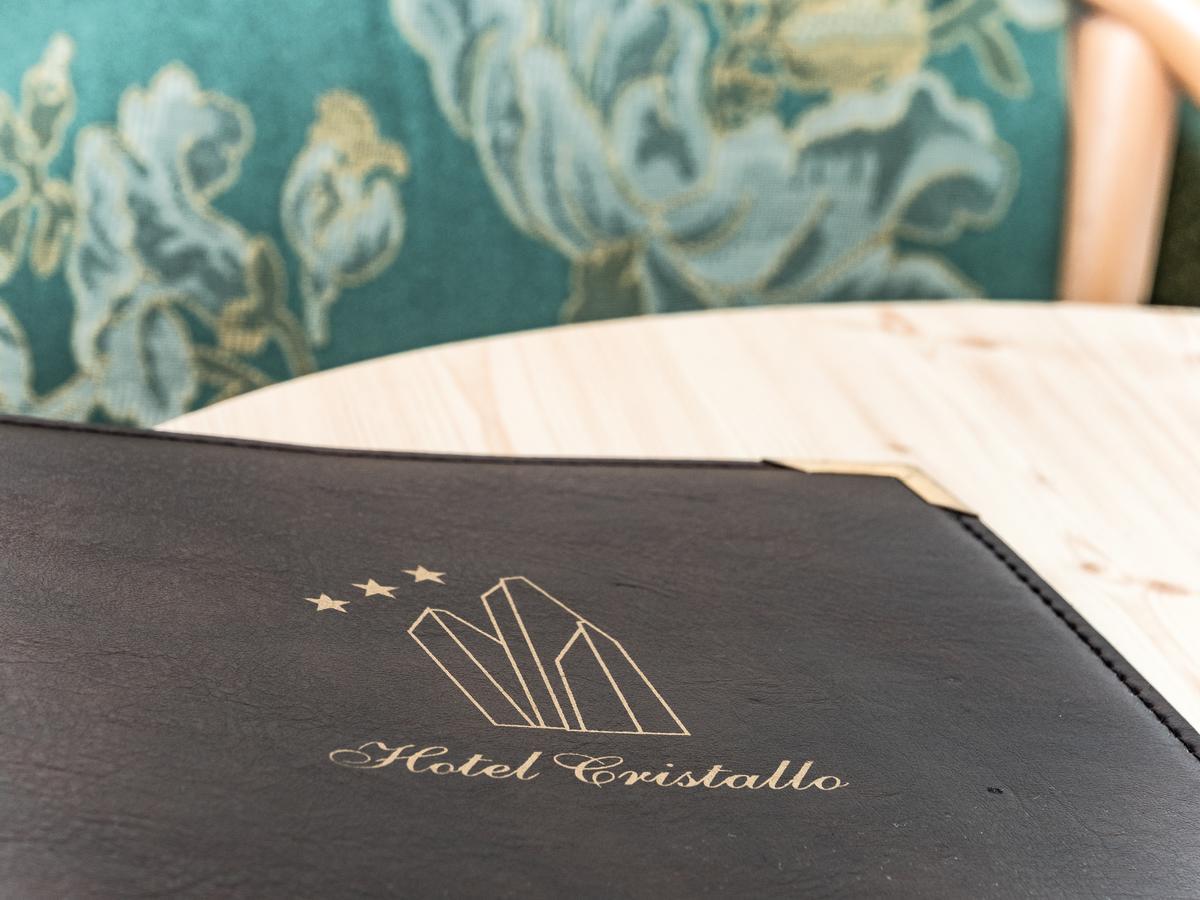 Hotel Cristallo Santa Cristina Val Gardena エクステリア 写真